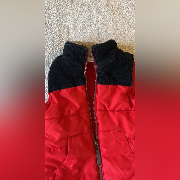 💫 Carters Puffer Vest 💫 - Picture 4 of 4